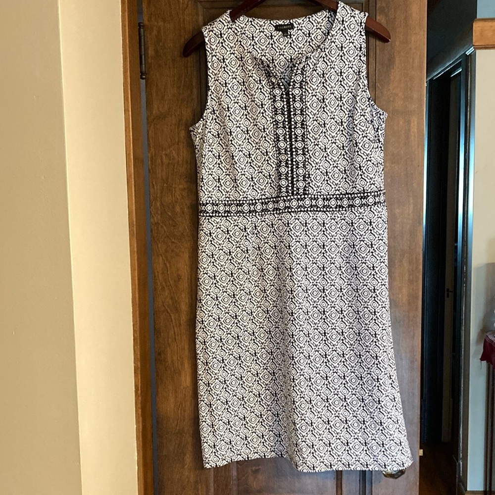 Talbots Split Neck Jersey Sheath Black White Patterned V-Neck Dress sz L